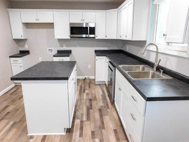 828 W Washington St, Bluffton, IN 46714 - photo 3