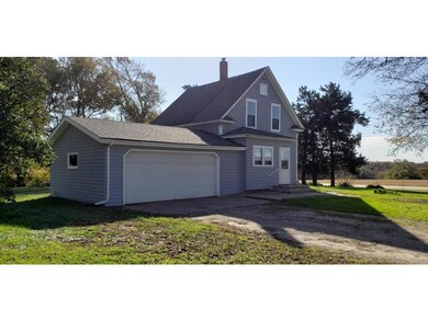 Welcome home! Quaint farm house on 60 acres. 36 ac