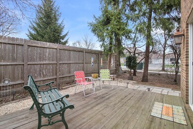 637 Windham Ln, Naperville, IL 60563 - photo 5