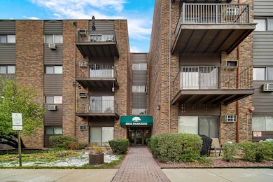 8936 N Parkside Ave unit B402, Des Plaines, IL 60016 - photo 2