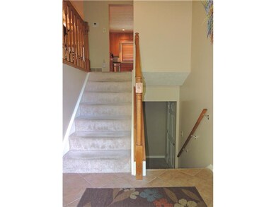 Entry/Foyer.