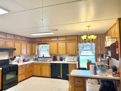 210 Magnolia Cove, Onalaska, TX 77360 - photo 6