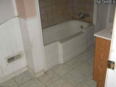 3349 Euclid Heights Blvd, Cleveland, OH 44118 - photo 7