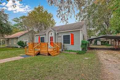812 W Blum St, Alvin, TX 77511 - photo 4
