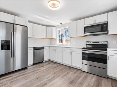 515 Forbes St, Riverside, RI 02915 - photo 4