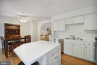 8527 Pine Meadows Dr, Odenton, MD 21113 - photo 6