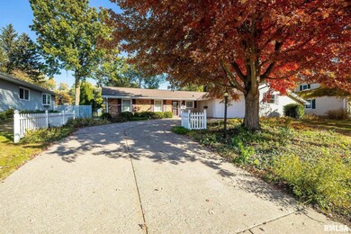 2707 Harmony Dr, Bettendorf, IA 52722 - photo 2