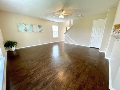1404 Barras St, Alvin, TX 77511 - photo 3