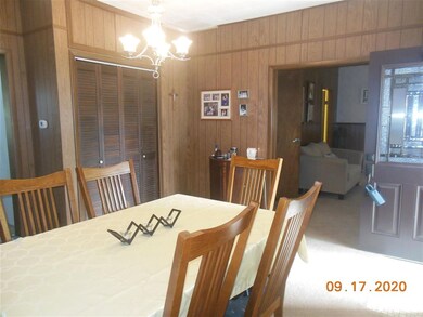 diningroom to northeast