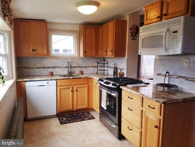 314 W 5th St, Lansdale, PA 19446 - photo 4