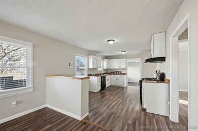 4847 S 34th West Ave, Tulsa, OK 74107 - photo 6