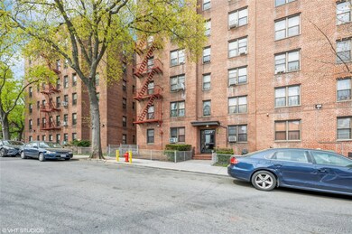 Wakefield Coop unit 4A, Bronx, NY 10466 - photo 2
