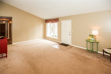 Wonderful vaulted ceiling great nautral light coming in by the door!