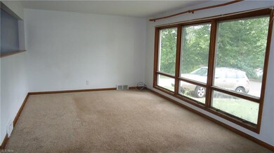 nice sized living room