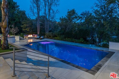 1054 Shadow Hill Way, Beverly Hills, CA 90210 - photo 5