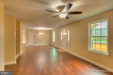 358 Hollida Ln, Martinsburg, WV 25404 - photo 7