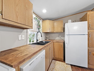 600 N Broadway St unit 8, Tekoa, WA 99033 - photo 4