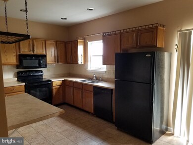 7003 Flag Harbor Dr, District Heights, MD 20747 - photo 3