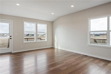 1408 Zennor Ct, Raymore, MO 64083 - photo 6