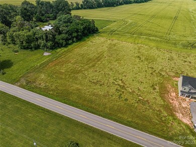 000 Killian Rd unit 2, Lincolnton, NC 28092 - photo 2