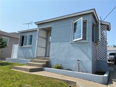 Great location!  Near schools, parks, 5 miles from the beach and so much more!