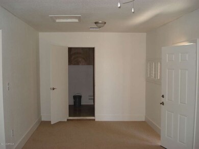 Enclosed garage / bonus room