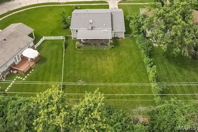 121 Foxtree Dr, Hazelwood, MO 63042 - photo 3