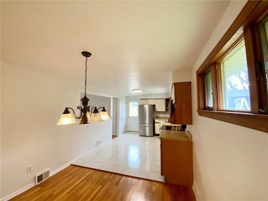 86 Thorncrest Dr, Mc Kees Rocks, PA 15136 - photo 4