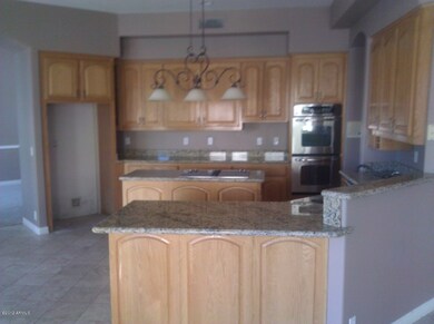 Grantie, double ovens, gas cooking
