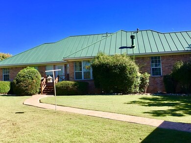 1008 Avenue C, Fredericksburg, TX 78624 - photo 4