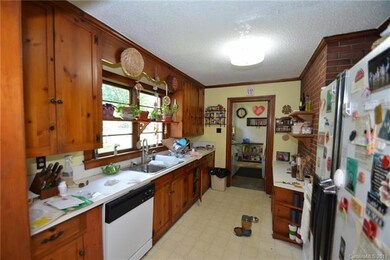 407 Coolidge Ave, Statesville, NC 28677 - photo 5