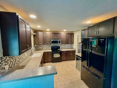 3521 Lisa Ln, Enid, OK 73703 - photo 2