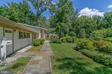 6434 Lily Dhu Ln, Falls Church, VA 22044 - photo 4