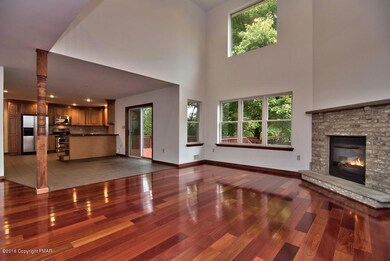 228 Bear Medicine Cir, Effort, PA 18330 - photo 2