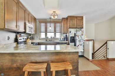Kitchen1_0.JPG