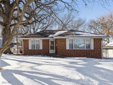 4124 Lower Beaver Rd, Des Moines, IA 50310 - photo 4
