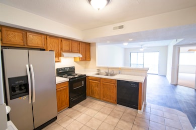 2402RiverRidgeCt_04