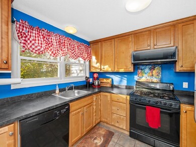 84 10th St unit 5, Lowell, MA 01850 - photo 4