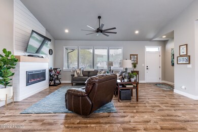117 South 200 West Henefer UT 84033 USA-
