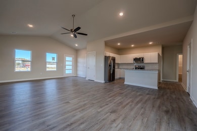 1566 N Emerald Valley Dr, Mulvane, KS 67110 - photo 3