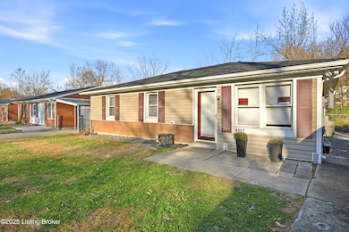 8907 Maplecreek Dr, Louisville, KY 40219 - photo 2