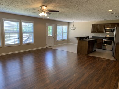 426 Woodrow St, Manchester, TN 37355 - photo 5