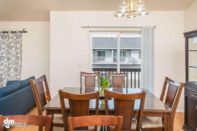 5231 Sleepy Meadow Place-small-006-13-Di