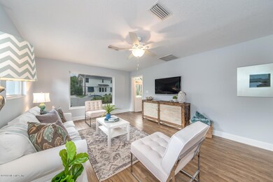 living room w picture window
