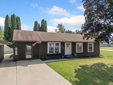 208 E Columbia St, Andrews, IN 46702 - photo 4