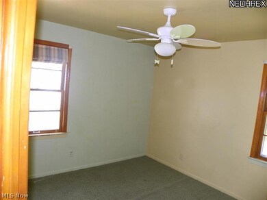 5493 Clement Ave, Maple Heights, OH 44137 - photo 4