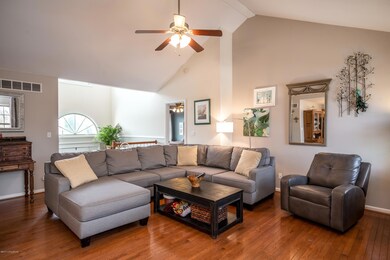 8512 Braeburn Ridge Dr, Louisville, KY 40228 - photo 3