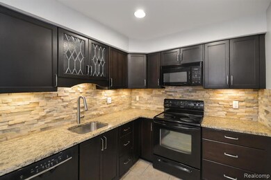 2005 Klingensmith Rd unit 67, Bloomfield Hills, MI 48302 - photo 7