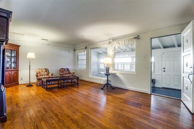 7221 Tokalon Dr, Dallas, TX 75214 - photo 4