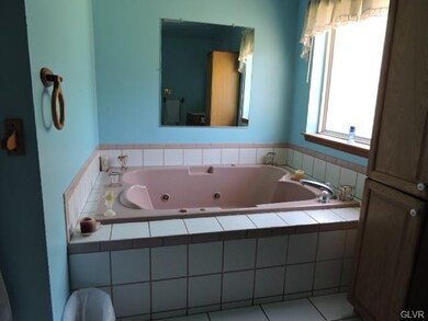 1133 Wallace St, Stroudsburg, PA 18360 - photo 7